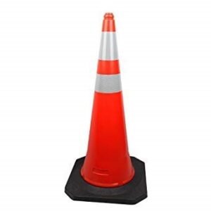 CONO NARANJA 35'' CON 2 CINTAS REFLECTIVAS DE 4" BASE CAUCHO  14" X 14